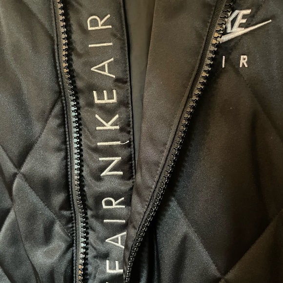 Women’s Nike Bomber Jacket, Boyfriend Style with Diamond Stitch Quilt. - Picture 4 of 6